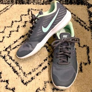 Like NEW 7.5 Nike Trainers